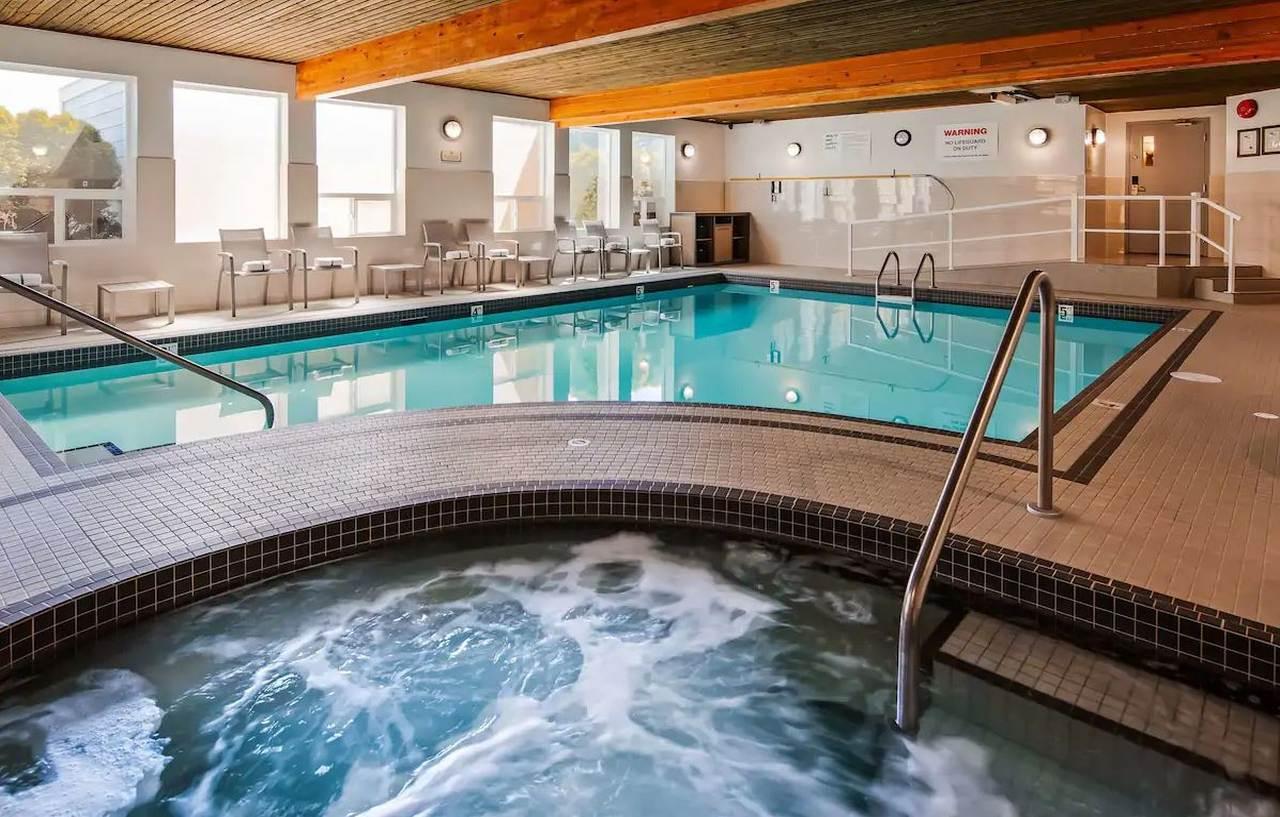 Best Western Plus Country Meadows Inn Aldergrove Экстерьер фото