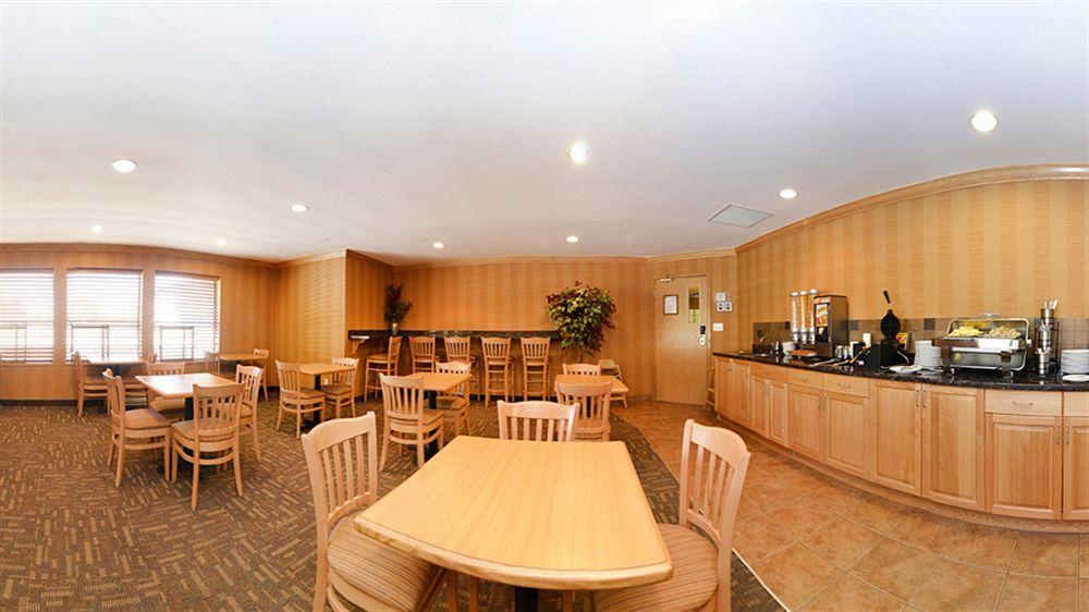 Best Western Plus Country Meadows Inn Aldergrove Экстерьер фото