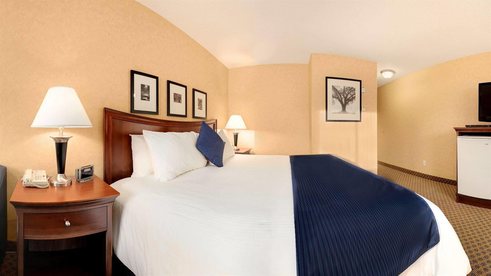 Best Western Plus Country Meadows Inn Aldergrove Экстерьер фото